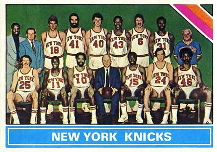 1975 Topps New York Knicks Team #215 Basketball Card