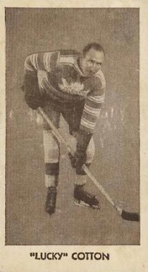 1933 V129 Anonymous Harold Cotton #12 Hockey Card