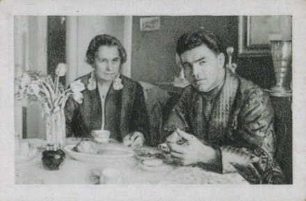 1932 Bulgaria Sport-Photo Schmeling with his Mother #254 Other Sports Card